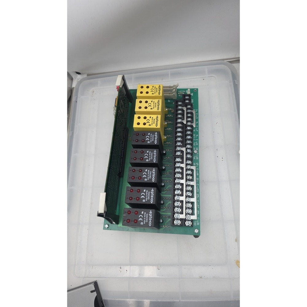 OPTO22 CIRCUIT BOARD PB32HQ w/  OPTO22 B4 brain board , 8*IDC5Q